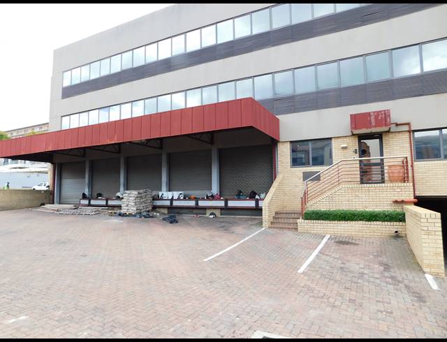 5,047M² OFFICE TO LET IN FERNDALE